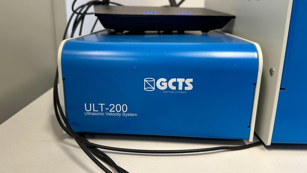Utrasonic velocity measurement system